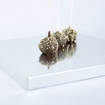 Lyxig tårtbricka 30 x 30 cm silver