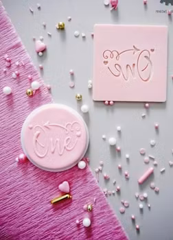 COOKIE EMBOSSER/ Dekorativ stämpel "One"