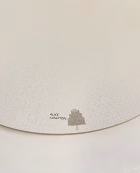 10 pack / Tårtbrickor HDF Vit 28  cm med gravyr