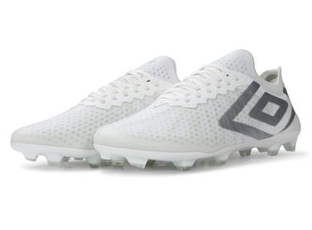 UMBRO Velocita VI Pro FG Vit Fotbollsko fasta dobbar