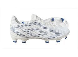 UMBRO Velocita Matrix Club FG Vit Fotbollsko fasta dobbar