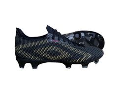 UMBRO Velocita Matrix Prem FG Svart Fotbollsko fasta dobbar