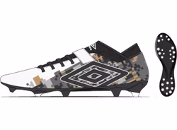 UMBRO Formation IV AG VE Jr Vit Barnsko med kardborre (konstgräs)