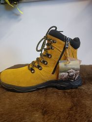 Eskimo Goldy, womens shoe with studs, color Yellow