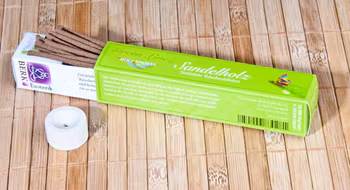 Sandelträ, Green Line, Holy Smokes