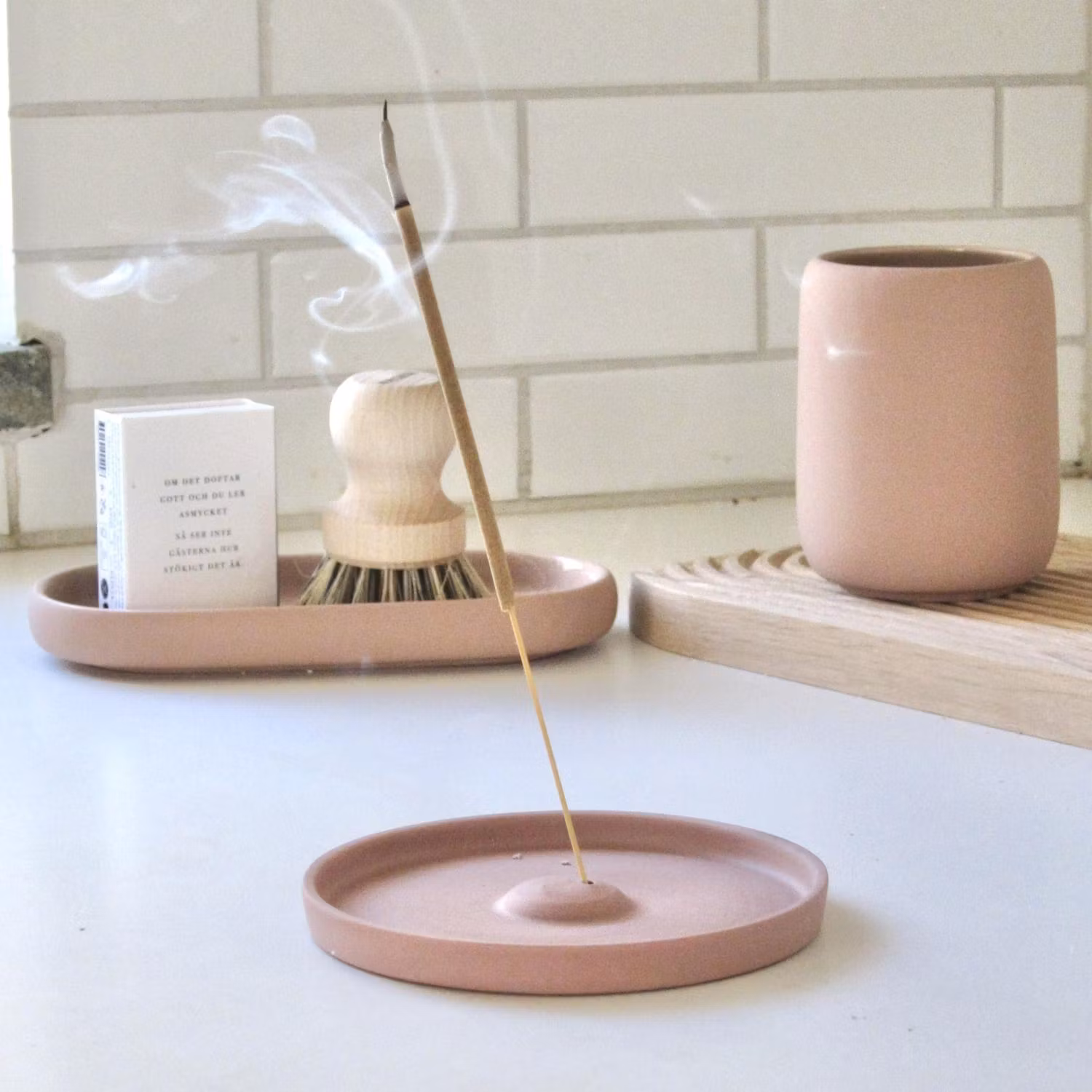 Rökelsefat, Rosa, Klinta