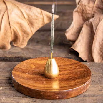 Mässingshållare med träfat, Rökelsehållare