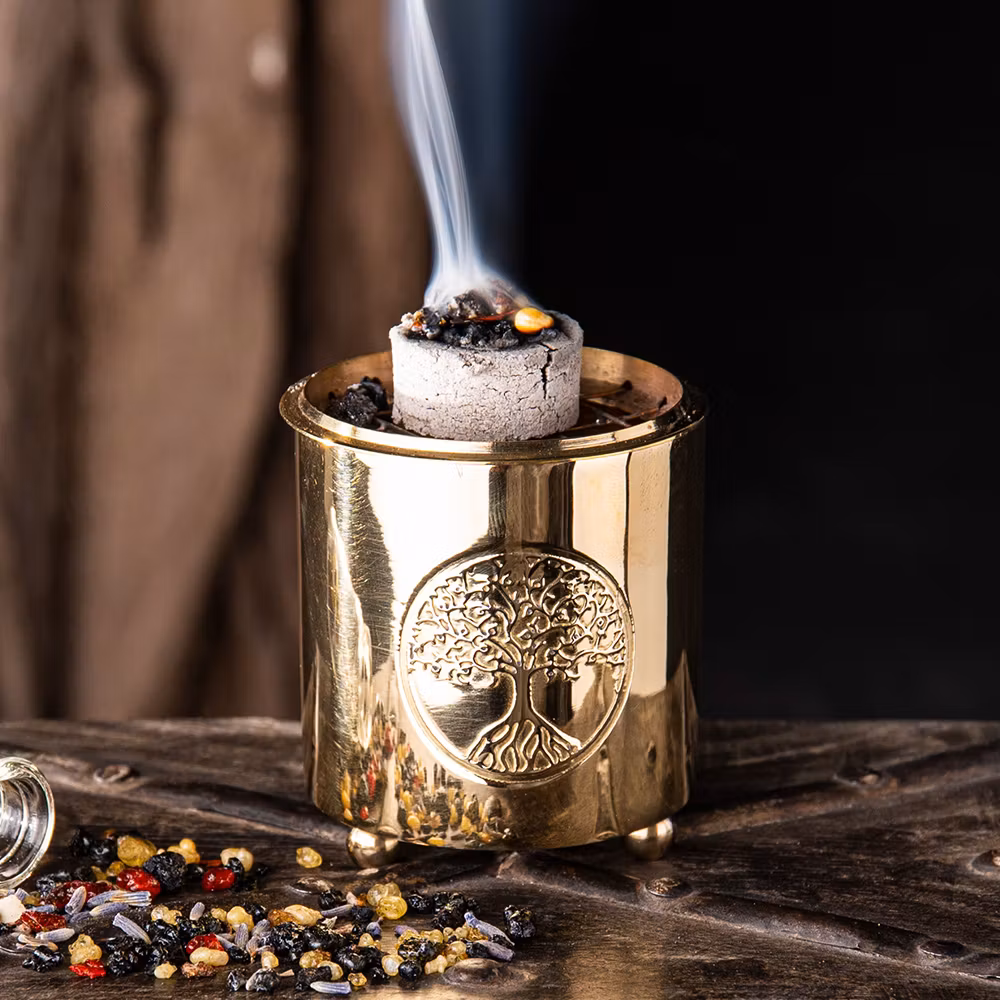 Rökelsebrännare i mässing med Yggdrasil