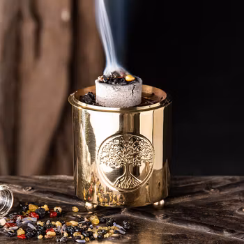 Rökelsebrännare i mässing med Yggdrasil