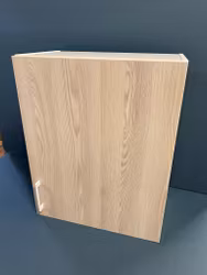 Norden overskap med høyrehengt dør i ask