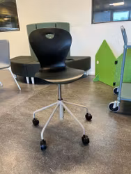 Stol Karoline hög 5-kryss med hjul large sh 46-57 cm