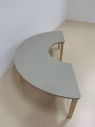 Svängt bord Arcus 200x100xD63