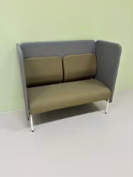 Soffa Adapt 120 mellanhög rygg, sidopaneler SH45 H108