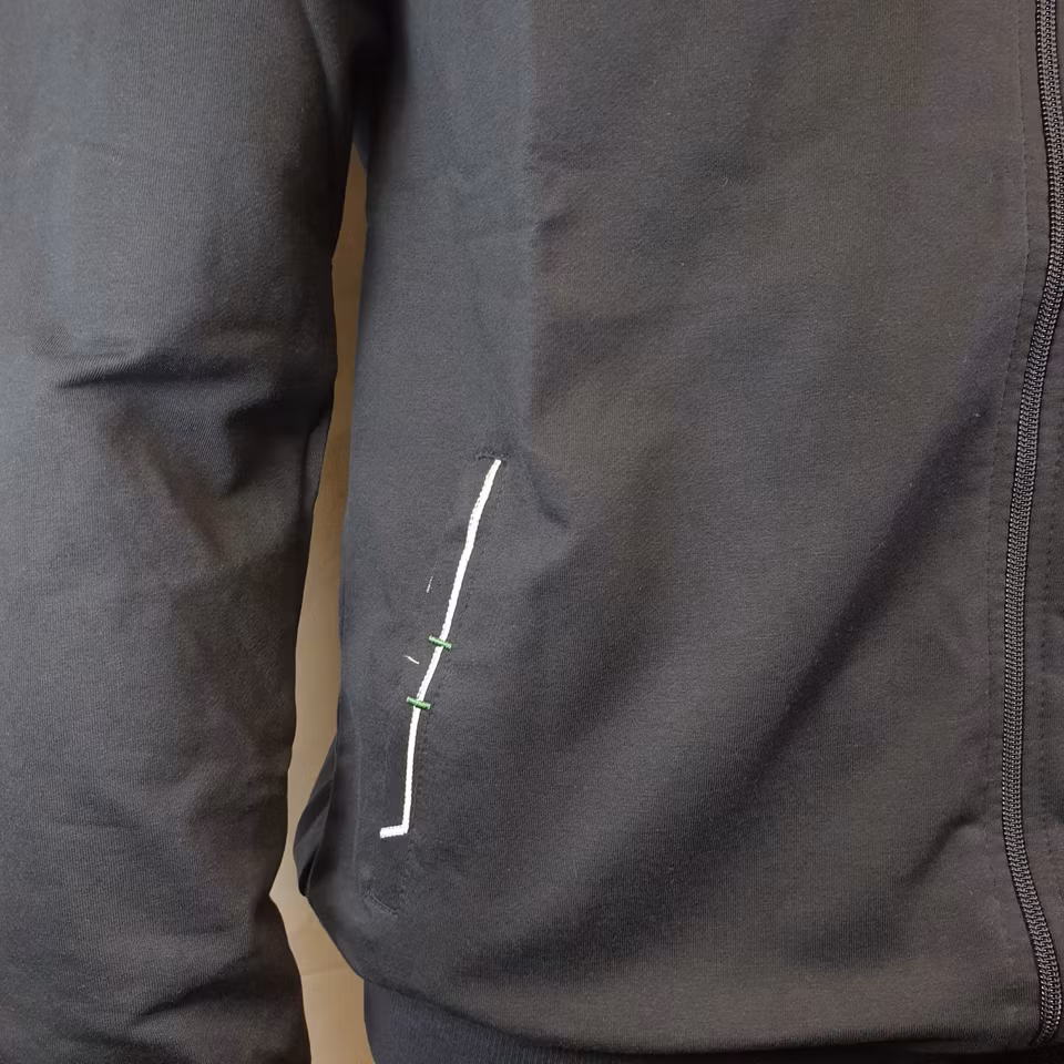 Lacoste Takki, Musta