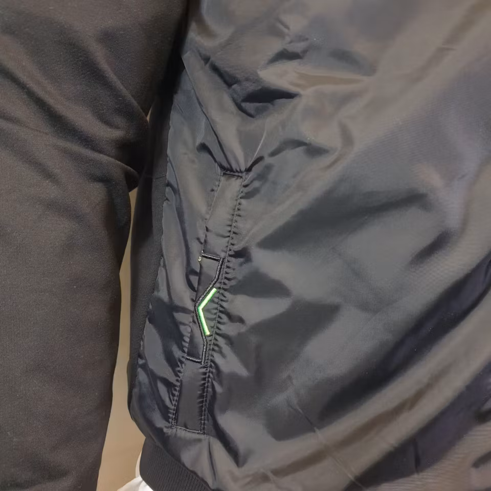 Uusi HUGO BOSS Takki, Musta