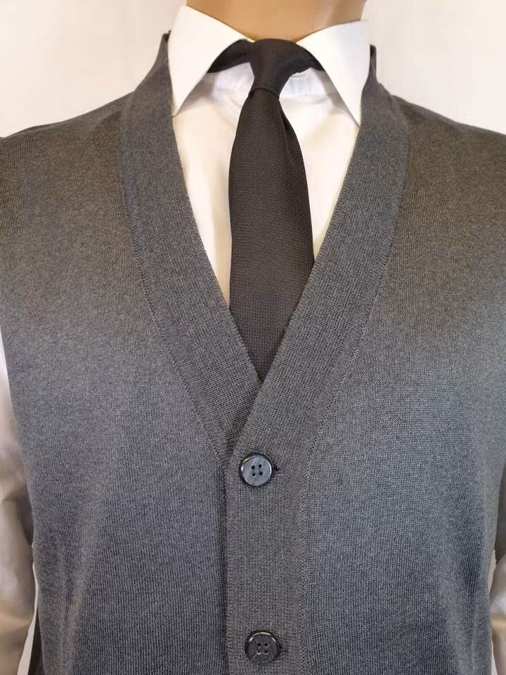 Slipover napeilla, Harmaa