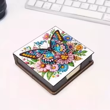 Notepad box med papper - Fjäril bland blommor