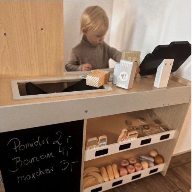 Montessori Tre supermarked GRØNNSAKER FRUKT