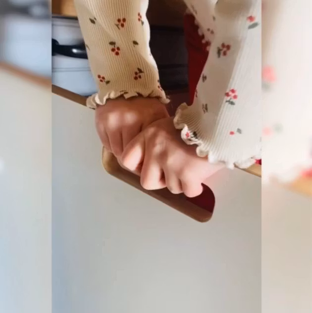 Kjøkkenhjelper Montessori for barn | Kitchen Helper med lås