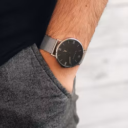 Gustaf | Klocka Mesh | Stål