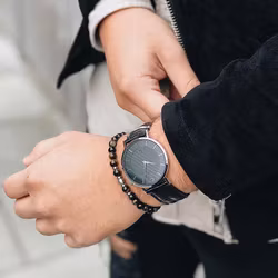 Douglas + Bob | Klockset