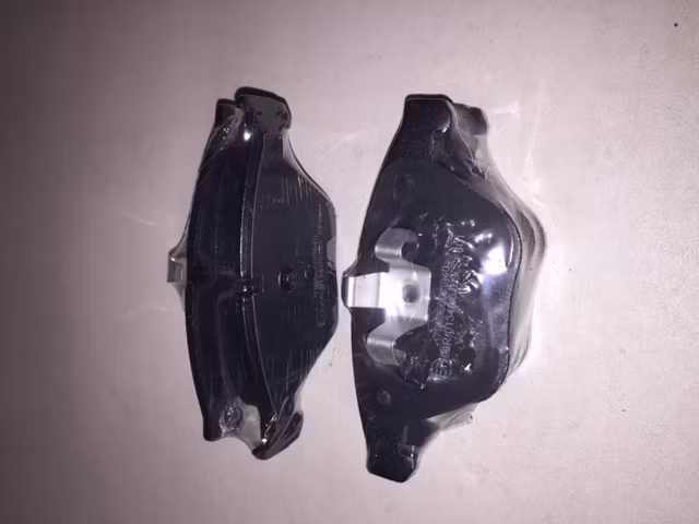 BROMSBELÄGG FRAM BMW X1 MFL. 06-