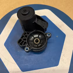 MOTOR BROMSOK VAG VÄNSTER ORGNR. 3Q0998281 , 8V0998281