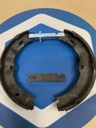 JUSTERSKRUV HANDBROMSBACKAR VOLVO