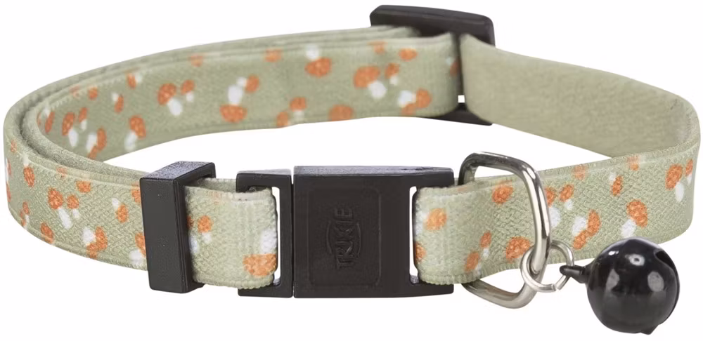 Ett grönt katthalsband med svampmotiv.