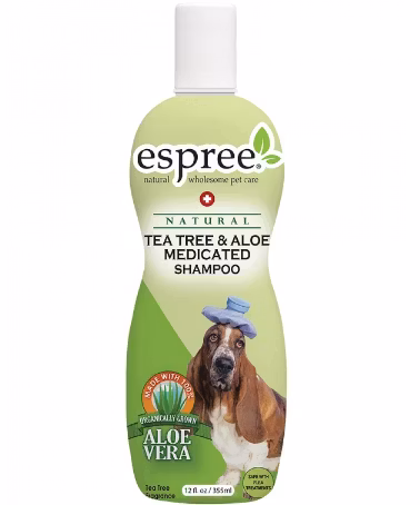 Framsidan av förpackningen för Espree Dog Tea Tree Aloe Medicated Shampoo - 355 ml.