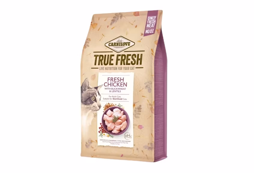 Framsidan av förpackningen för Carnilove Cat True Fresh Chicken.
