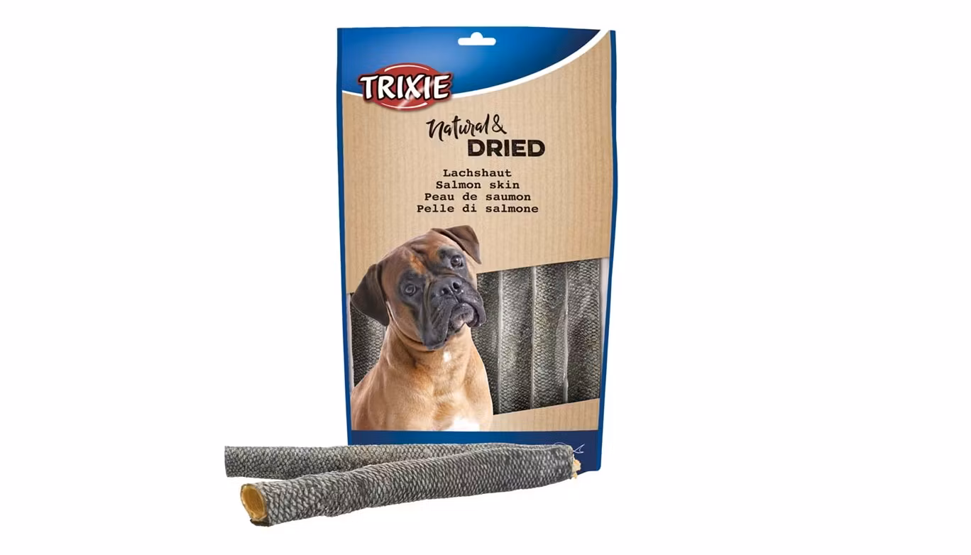 Framsidan av Trixie torkade laxskinnsrullar.
