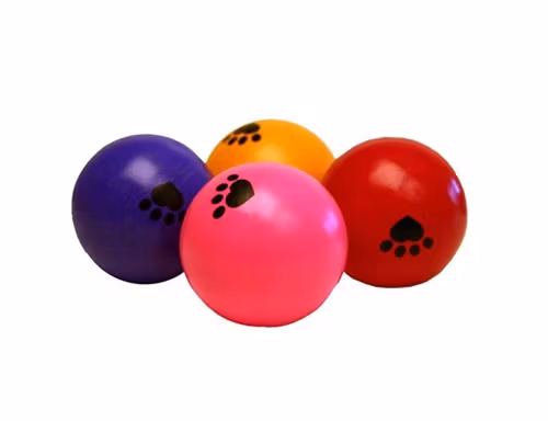 Fyra stycken pingpongbollar i olika färger. En blå, en orange, en röd och en rosa boll.