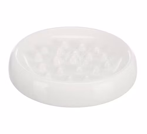 En vit slow feeder i keramik.