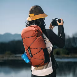 Aonijie Hydration 22L Tursekk - Brick Red