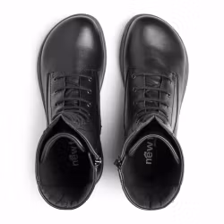 New Feet 252-36. Vattentäta stövlar med snörning och dragkedja. Svart. Bred läst.