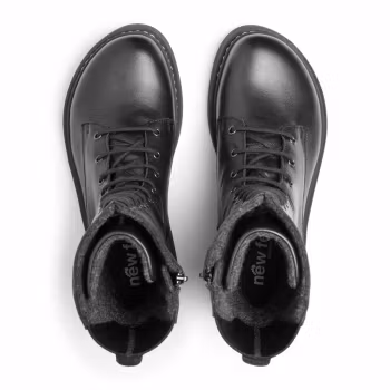New Feet 252-12. Varmfodrade och vattentäta stövlar med snörning och dragkedja. Svart.