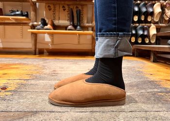 Kampanj - Fårskinnstofflor Slip-in Ljusbrun. Vegetabilgarvat, 100% kromfritt skinn.