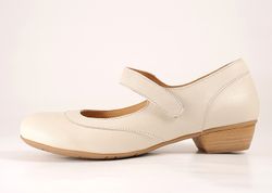 Brako Anatomics Bem 21565 Off-White. Vegetabilgarvat, 100% kromfritt skinn.