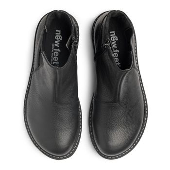 New Feet 232-22. Vattentäta boots med dragkedja och resår i skaftet. Svart.
