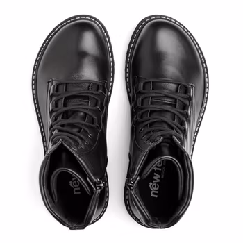New Feet 242-24. Varmfodrade och vattentäta snörkängor med dragkedja. Svart.