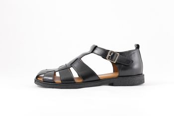 Angulus 4982 Svart. Skinnfodrade "Fisherman's Sandals" i klassisk design.