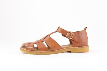 Angulus 4982 Cognac. Skinnfodrade "Fisherman's Sandals" i klassisk design.