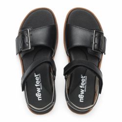 New Feet 211-13. Svarta Sandaler med urtagbar komfortsula och ställbara remmar.