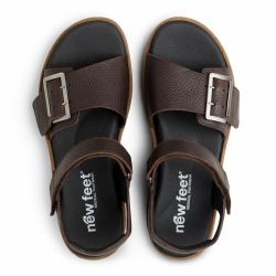 New Feet 211-13. Mörkbruna Sandaler med urtagbar komfortsula och ställbara remmar.