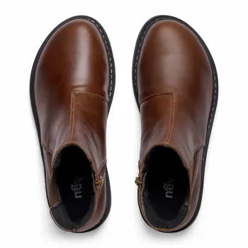New Feet 232-22. Vattentäta boots med dragkedja och resår i skaftet. Brun.