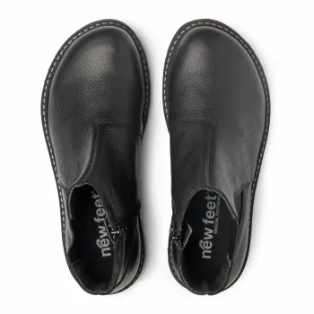 New Feet 232-22. Vattentäta boots med dragkedja och resår i skaftet. Svart.