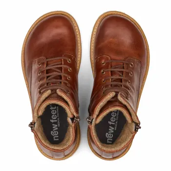 New Feet 262-21. Varmfodrade och vattentäta kängor med snörning och dubbla dragkedjor. Brun. Bred läst.