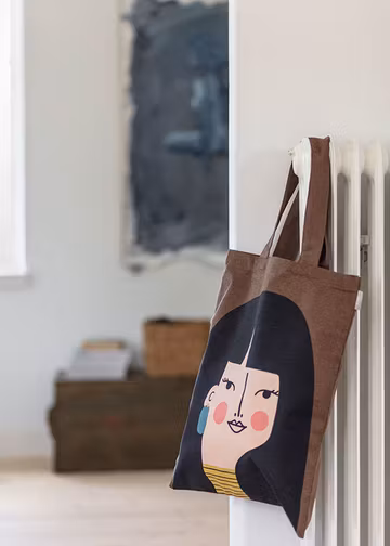 Naomi tote