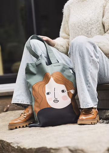 Bia tote bag